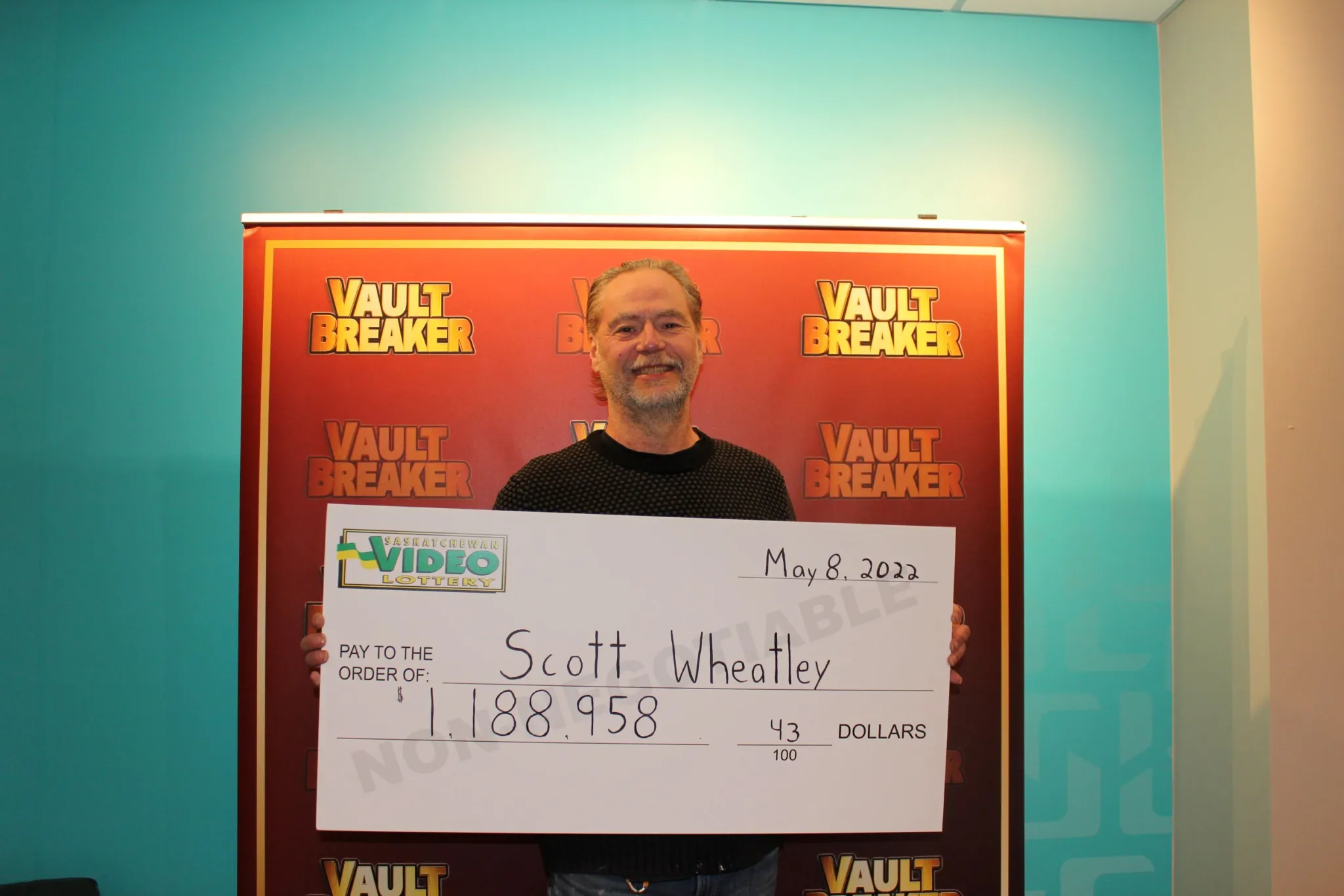 Scott Wheatley won the Vault Breaker jackpot of $1.1 million dollars at a VLT machine at the Four Season's sports bar. The jackpot is now reset to $500,000. Photo supplied: Western Canada Lottery Corporation
